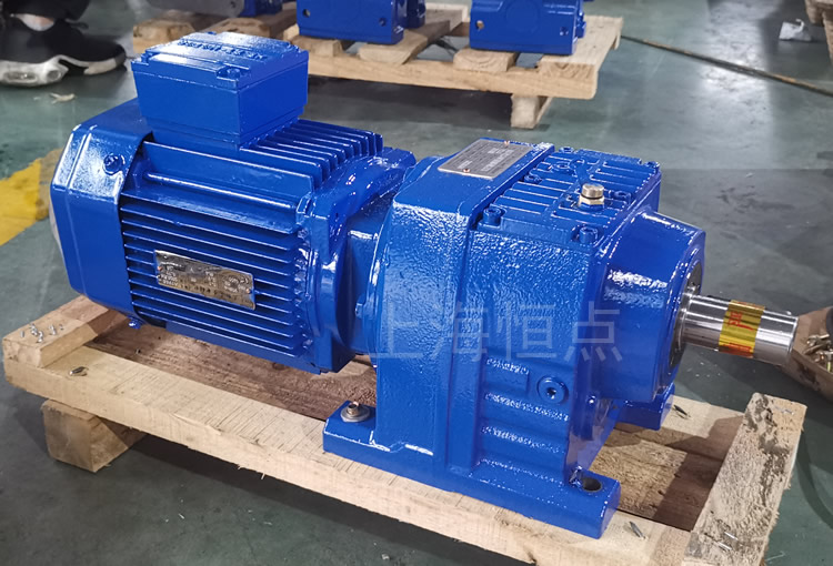 R47系列減速機配電機，藍色油漆實物照片