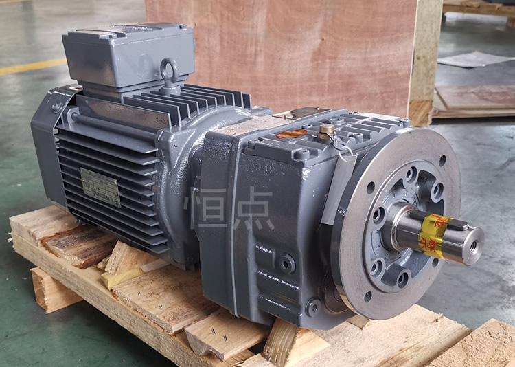 RF47系列減速機配直聯電機，立式安裝 輸出法蘭+軸 實物圖