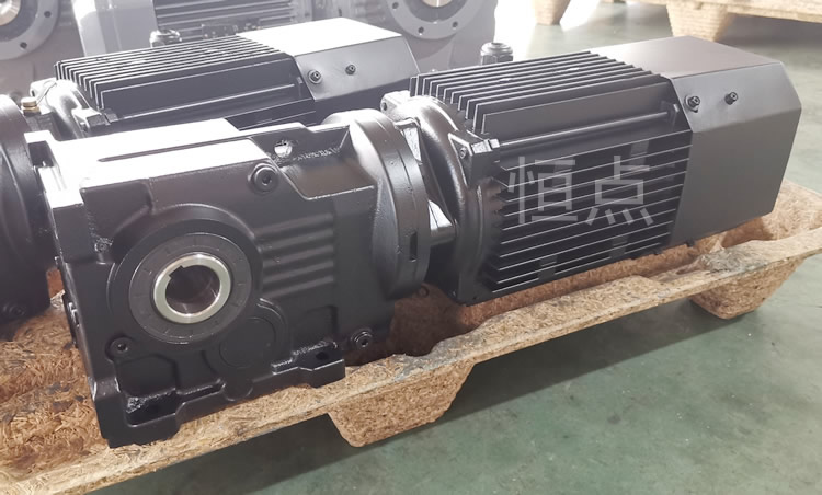 KAB47系列減速機 輸入配變頻電機 輸出通孔 底面通孔安裝 實物圖