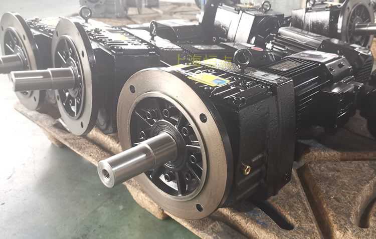 RF77減速機 立式安裝 法蘭輸出 輸入配方殼電機 實物照片 -上海恒點