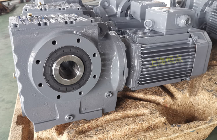 SA77系列減速機輸入配電機，輸出通孔，常用件實物圖