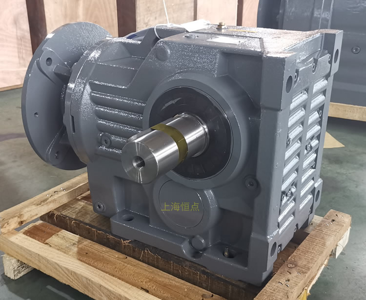 K97減速機，輸入配電機法蘭端蓋，右輸出單軸，實物圖如下