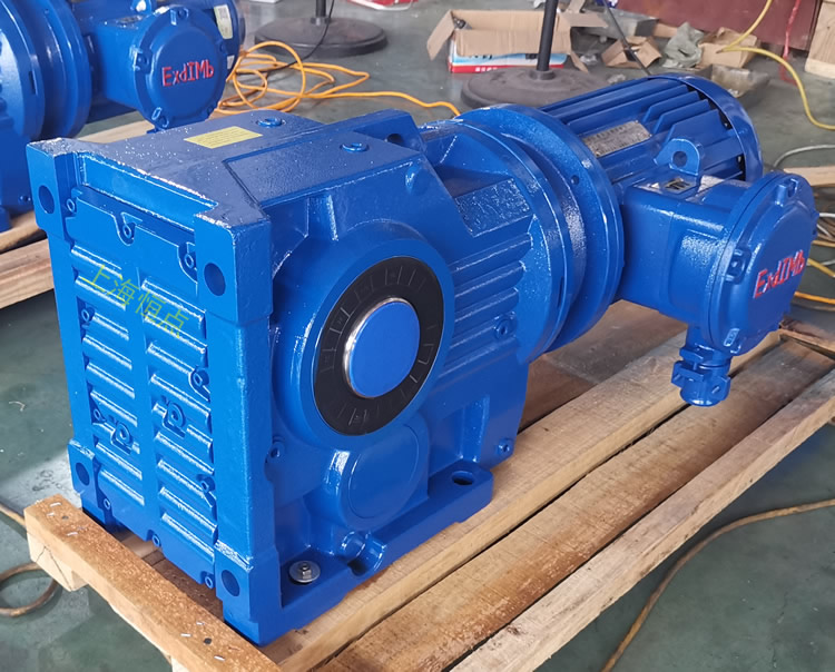 KAB97減速機 輸入配過度法蘭+防爆電機 輸出通孔 實物圖